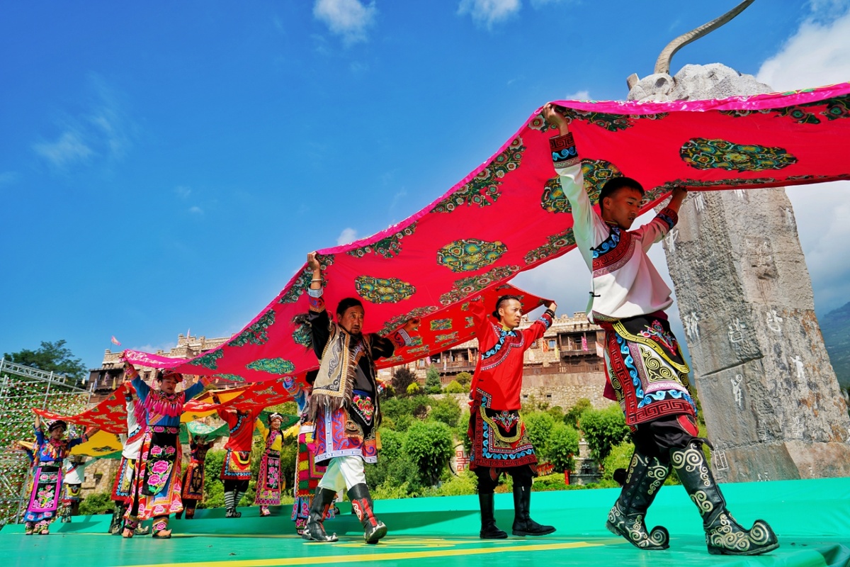 关于萨克拉门托国王训练开放日，加时末段防线松动引欢呼，全明星赛在即，纪律约束更严格的信息