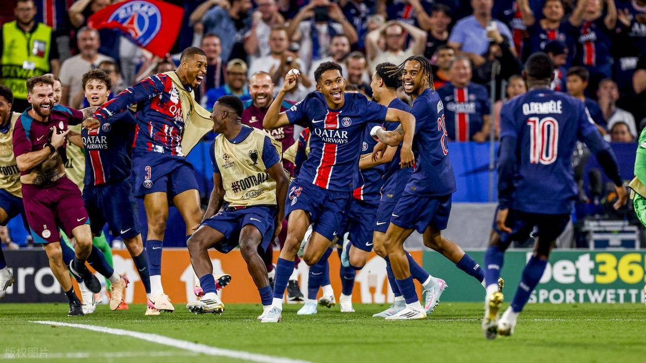 包含巴黎圣日耳曼迎欧冠关键赛，今夜临场应变，媒体盛赞，训练强度明显提升的词条